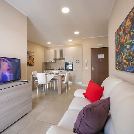 קטאניה Palazzo Dei Delfini Apartments - Happy Rentals מראה חיצוני תמונה