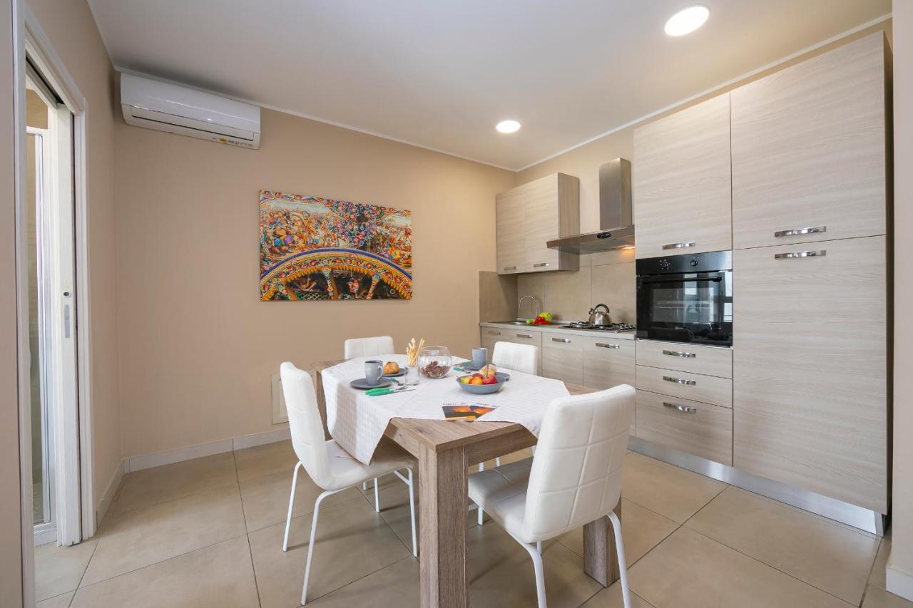 קטאניה Palazzo Dei Delfini Apartments - Happy Rentals מראה חיצוני תמונה