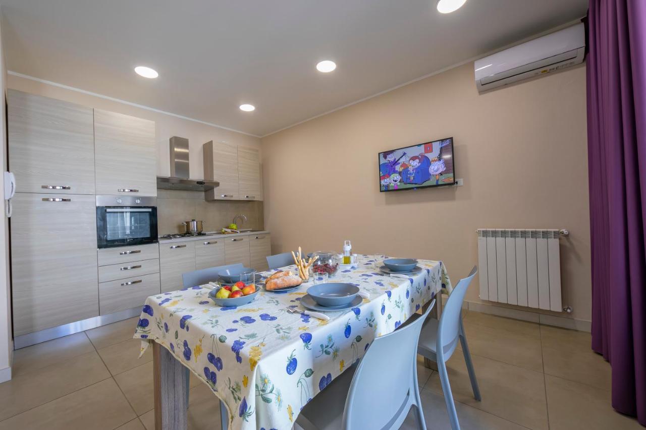 קטאניה Palazzo Dei Delfini Apartments - Happy Rentals מראה חיצוני תמונה